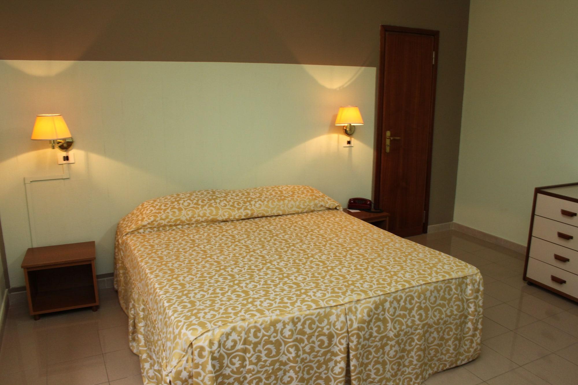 Hotel Plaza 3*