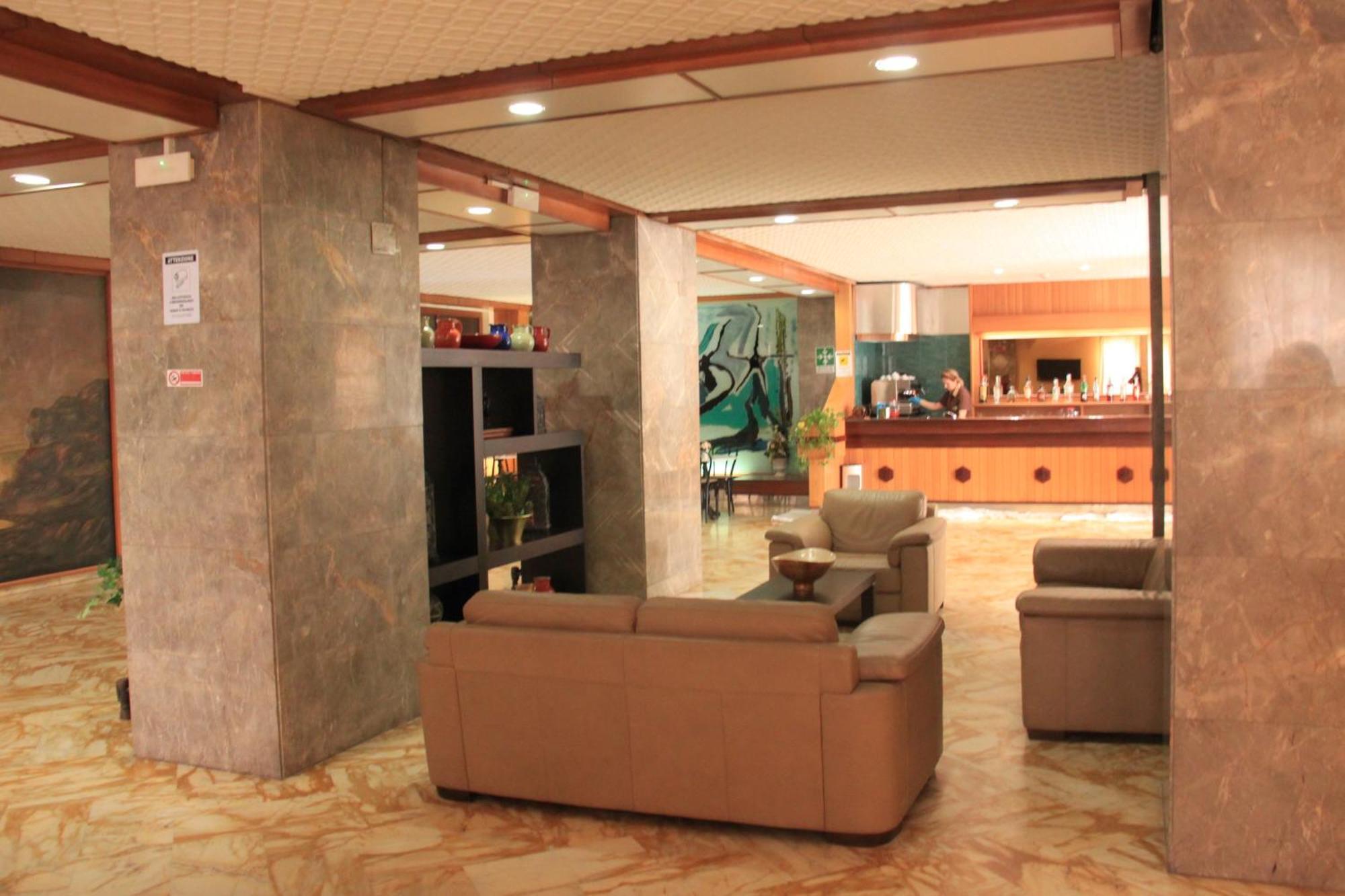 Plaza 3*
